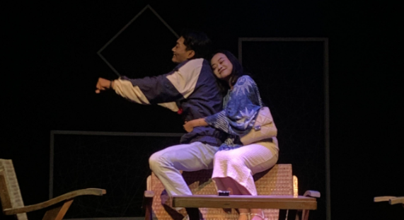Teater Keset, Tawa Biru di Dalam Kamar Kos Pak Uger